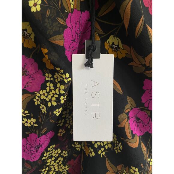 NWT ASTR Sweetheart Back Tie Floral Ruched Blouse SMALL - Picture 5 of 9